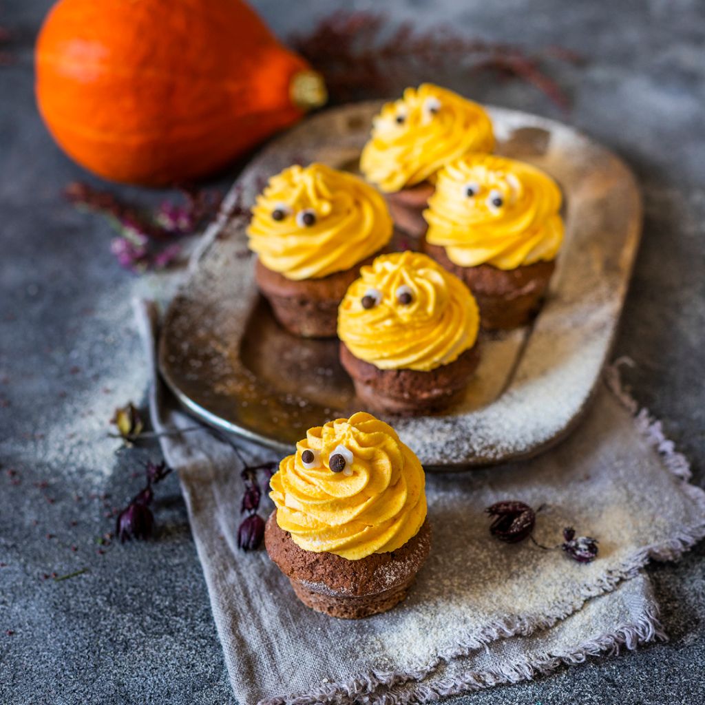 Halloweensky čokoládový cupcake recept MORA MORA