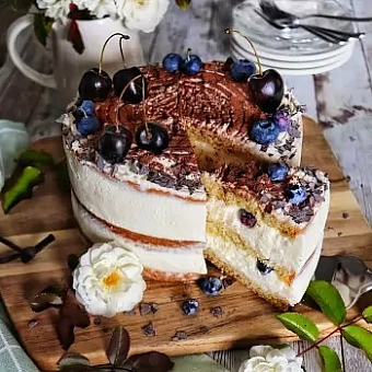 Šľahačková torta - svetlý korpus a krém z mascarpone